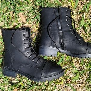 NEW woman black boots